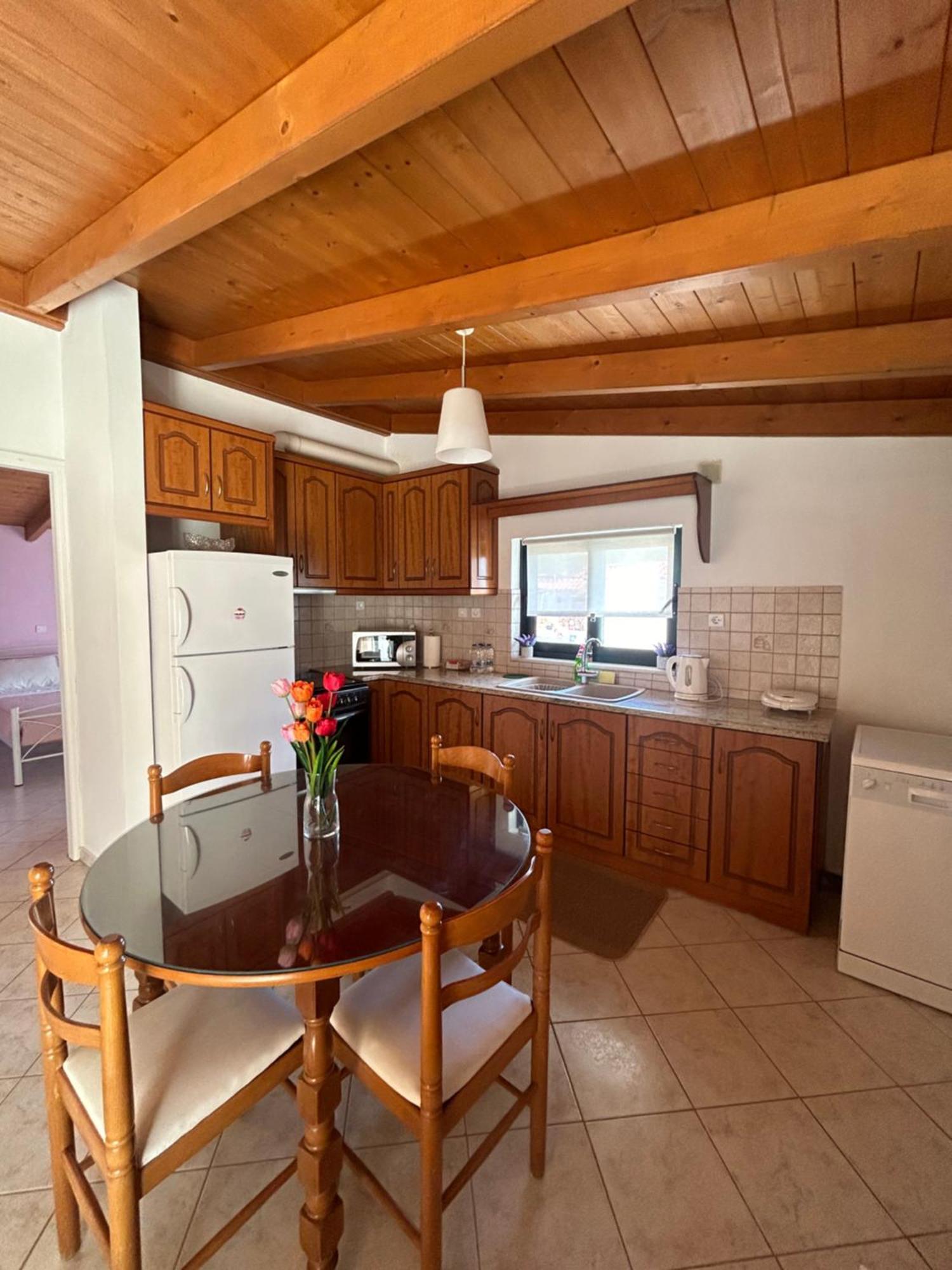 Lena S Apartment นาฟปาคตอส ภายนอก รูปภาพ