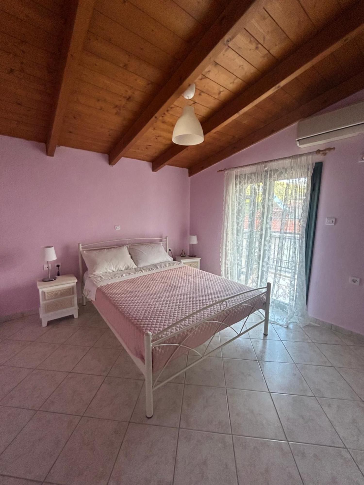 Lena S Apartment นาฟปาคตอส ภายนอก รูปภาพ